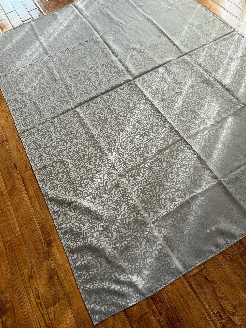 Royal Velvet Tablecloth Rectangular Damask Taupe Platinum 60” x 84”